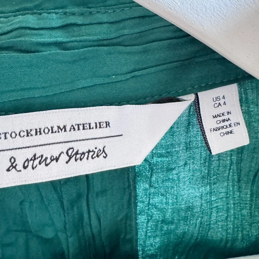 & Other Stories Green Long Sleeve Top with Open Back in sz. 4 - Picture 6 of 12